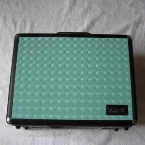 Lola V Luxury Makeup Case with Built In Lights